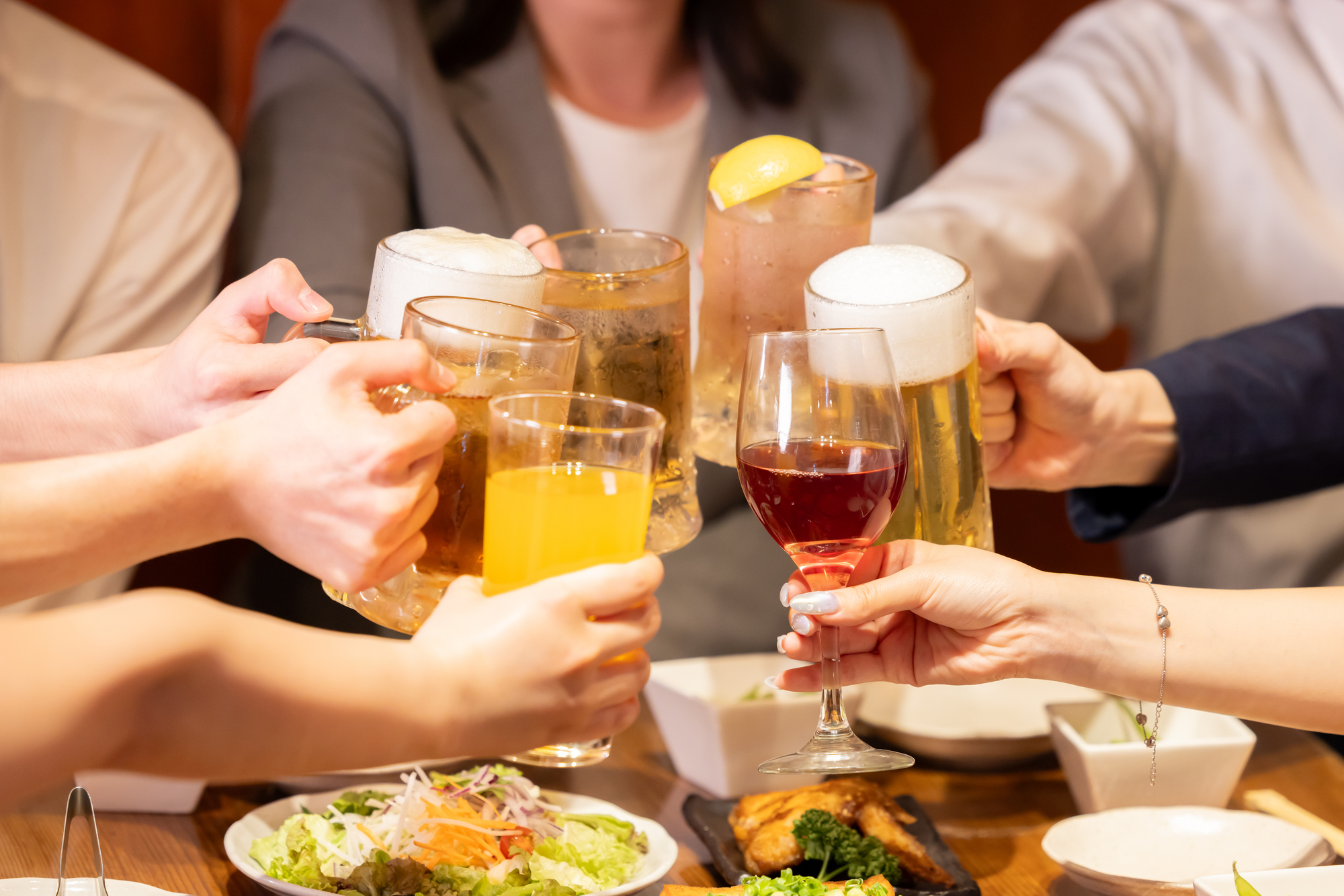 飲酒している様子